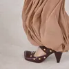 Mode féminine Spicy Girl Rivet Cone Sandales à talons hauts Boîte de nuit européenne et américaine Chaussures de spectacle sur scène Chaussures de banquet pour femmes
