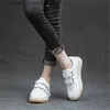 Sapatos de vestido de couro genuíno redondo dedo do pé grosso sola baixa mulheres tênis gancho loop skate runay treinador moda designer sapatos femininos q240316