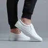 Casual schoenen waterdicht wit voor heren sneakers instapper luie loafers flats 2024 herenmode vulcaniseer