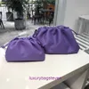 Luxe Designer Bottgss Ventss Pouch draagtassen online winkel 2024 Zomer Nieuwe Cloud Bag Koeienhuid Dames Effen Kleur Trendy Eén schouder met echt logo