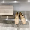 Zapatos informales con punta cuadrada y tacones bajos, decoración de cadena de Metal concisa para mujer, zapatos de tacón de cuero genuino de Color sólido, Primavera Verano 2024