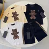 Designer Bear Kids Set Baby T-shirt Shorts Set Kläder Barn Youth Boys Girls Clothing Summer Sports Baby Duits Storlek 2-10 år3SGN#