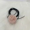 Halsband, elegante Stoff-Blumen-Halskette, florale Halskette, bunte Rosen-Schlüsselbeinkette, Blüten-Schlüsselbein-Ornament