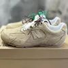 2024 Senaste Co -märkesvaror Casual Sports Shoes MMNB530 Show Styles Casual Sneakers Leather and Suede Combination Upper Double Lace Design Sneakers för kvinnor och män