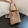 Stilvolle Handtaschen von Top-Designern. Damentasche Bucket. Neue modische bedruckte Handtasche. Vielseitige Schultertasche mit großem Fassungsvermögen
