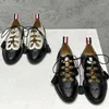 Scarpe casual Mocassini in pelle da donna 2024 Autunno e inverno Con lacci vuoti Stile britannico Piatto neutro Piccolo