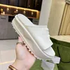 Slajdy wytłaczane g gumowe sandały sandały designerskie sandały platformowe dla kobiet przesuwane luksusowe kliny projektantów