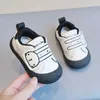 First Walkers Toddler Everyday Shoes Soft Anti-Slip Shoes Children Boys Comfortable Leather Sneakers Fashion Cartoon Single Shoes 240315