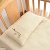 Almofadas de bebê algodão bordado suor-absorvente respirável travesseiro fronhas conjunto infantil cama meninas meninos quatro estações 240315