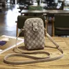 Winkel Online Exit Zomer Mobiele Telefoon Tas Dames Crossbody 2024 Nieuwe Mode Lichtgewicht Mini Veelzijdig Internet Rode Verticale Schouder