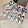 13% de réduction Chaussures 2024 Spring automne Nouveau tableau de femmes en cuir authentique Sports et petites chaussures blanches à la mode décontractées