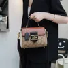 Le dédouanement d'usine limité est un vendeur chaud de nouveaux sacs à main de créateurs Sac de luxe pour femmes de poche carré à la mode et style populaire une épaule