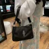 Trendiga Cross Top Layer Cowhide Womens Bag med kycklingstoppskedjor underarmhandväska äkta läder
