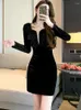 Sıradan Elbiseler Sonbahar Kış Siyah Velvet Şık Sahte Lüks Gece Elbise Kadınların Zarif Doğum Günü 2024 Koreli Vintage Bodycon Robe