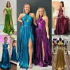 Halter Metalik Kış Resmi Parti Elbise 2K24 Plealed Slit Preteen Lady Pageant Balo Akşam Etkinliği Hoco Gala Kokteyl Homecoming Pist Elbisesi Anahtar Deliği Emerald Gold