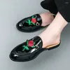 Тапочки, летняя модная полудышащая маленькая кожаная обувь на один шаг, повседневная мужская черно-белая обувь, размер 38-44