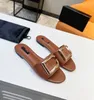 Sandali G Designer D di alta qualità Pantofole in pelle famose Scarpe con tacco basso Sandali di lusso Moda Donna Slides 47