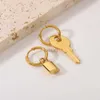 Dangle Chandelier New Stainless Steel Lock 키 비대칭 펜던트 Huggie Earrings Pvd Gold Plated Dangle Hoop Earrings for Girls Gift 24316