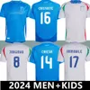 Italië 2024 2025 voetbalshirts ns speler Bonucci Jorginho Insigne Verratti Men Kids Football Shirts Chiesa Barella Chitalia Faiellini Pellegrini