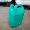 Plastic pot van 5 kg, groene en witte plastic fles, fles met wasmiddel, fles handzeep, fles met desinfecterend middel