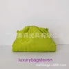 Lyxdesigner bottgss vents påse på tygväskor online butik vävd molnväska stor hand liten klimpa fashionabla mjuka läder veckade med riktig logotyp