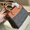 Designerväska Tygväska stor handväska med plånbok handväska mode läder brun axelväska lyx klassisk axelväska