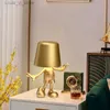 Lampes de table Petit homme d'or lampes de table interrupteur tactile penseurs décoration LED veilleuse pour café bar chambre lecture lampes de chevet YQ240316