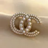 Luxe Designer Merk Letter Broches 18K Vergulde Inleg Vintage Sieraden Broche Parel Pin Mode Heren Dames Trouwen Bruiloft