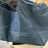 Mulheres designer grande denim praia sacola de compras vintage luxo tote bordado letras decoração 33cm prata matelassê corrente bolsa de ombro com zíper bolsa