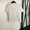 2024 Summer Casual Tshirt Designer Ubrania Kobiet Letter T Shirt Nowa klatka piersiowa żelazna marka Logo Dekoracja mankietowa moda z krótkim rękawem T-shirt damskie panie biały czarny sld