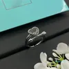 Ring designer ring ringen Sieraden Effen kleur brief liefde ontwerp Ringen Kerstcadeaus mode Veelzijdige mode Stijlen Geschenkdoos Drie kleuren zeer goed