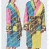 2024 Designers Homens Mulheres Robes Loungewear Pijamas Robe Manga Longa Roupão de Algodão Quente O mesmo que um Casal em um Hotel Designer de Roupas Top Carta Vestido em Pó Robe