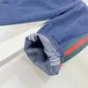 Luxo bebê tracksuits outono duas peças conjunto tamanho 90-150 designer crianças roupas logotipo impresso pulôver e listrado retalhos jeans 24mar