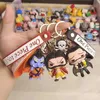 Keychains Lanyards Creative Cartoon Pirate King Keychain Cute Road Flying Rope Långt mycket platt Roger Keychain Mens och kvinnors väskor Små hängen Y240318