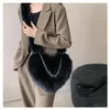 Torby wieczorowe luksusowe fałszywe futra damskie torba na ramiona kształt serca Pluszowy łańcuch mody crossbody Love Women's Furry Tote Torebka