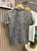Męskie koszulki męskie Summer Pure Cotton z krótkim rękawem T-shirt graffiti liter haftowy wzór okrągłego szyi top tee plus size 4xl Q240316