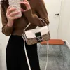 Pas cher en gros liquidation limitée 50% de réduction sac à main femme haut imprimé petit sac carré polyvalent biais chevauchant unique sac à main à une épaule