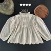 7357 Стиль, корейские блузки для девочек, кружевная рубашка с цветочным принтом, одежда для маленьких девочек, топы, белая блузка с длинными рукавами 240311