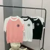 T-shirt sottile lavorata a maglia a maniche corte raglan jacquard con cane medaglia TB Donna 24 estate nuova maglietta a maniche corte a contrasto dimagrante