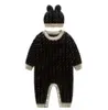 Schattige Baby Jongens Meisjes Merk Rompertjes Letters F Baby Jumpsuits met lange mouwen en hoeden Herfst Winter Peuter Warm houden Gebreide Onesie4377966