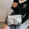 Europa och USA Light Luxury Blast Crossbody Bag New Leather Women's French Dionysian Top Cowhide Contrast Shoulder Bag