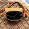 Torba Cowhide oryginalne skórzane ramię mini kobiety Mężczyźni Messenger na telefon Wysokiej jakości Vintage Brown Black Blue M3376