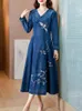 Robes de soirée TIYIHAILEY A-ligne Femmes Longue Mi-mollet À Manches Longues Denim Printemps M-2XL Style Chinois Broderie Cheongsam