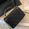 Sac de créateur Femmes Maquillage Classique Mode Cosmétique Zipper Tronc Diamant Treillis Luxe Cuir Couture Français Bandoulière Tendance Pack Valise Portefeuille Bourse