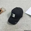 Las gorras de béisbol bordadas de diseñador vienen en hermosos y versátiles colores.Los estilos otoñales se han convertido en imprescindibles para todos.DHH2 NIY8