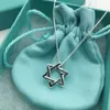 Designer Tiffay och Co S925 Sterling Silver Womens Smooth Six Pointed Star Necklace Hexagonal Hollowed Out Pendant Fashion Light Luxury Clavicle Chain Chain Chain