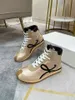 Scarpe firmate Loeweelies Scarpe casual di lusso da uomo e donna Flow Runner in nylon scamosciato Sneaker con lacci Tomaia morbida in gomma color miele Suola ondulata che curva intorno A1