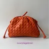 豪華なデザイナーBottgss Ventss Pouch Tote Bagsオンラインストア女性のための織物クラウドバッグ