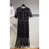 新しいプレミアム服の女性真珠ボタン目を引くウエストシンシングフィッシュテールウェーブヘムFZ2403167の長いドレス