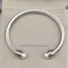 2024 Designer Gold Color Zircon Bracelet Bracelet en or pour femme Designers Marque Bijoux Bracelets Tempérament Polyvalent À la mode et polyvalent